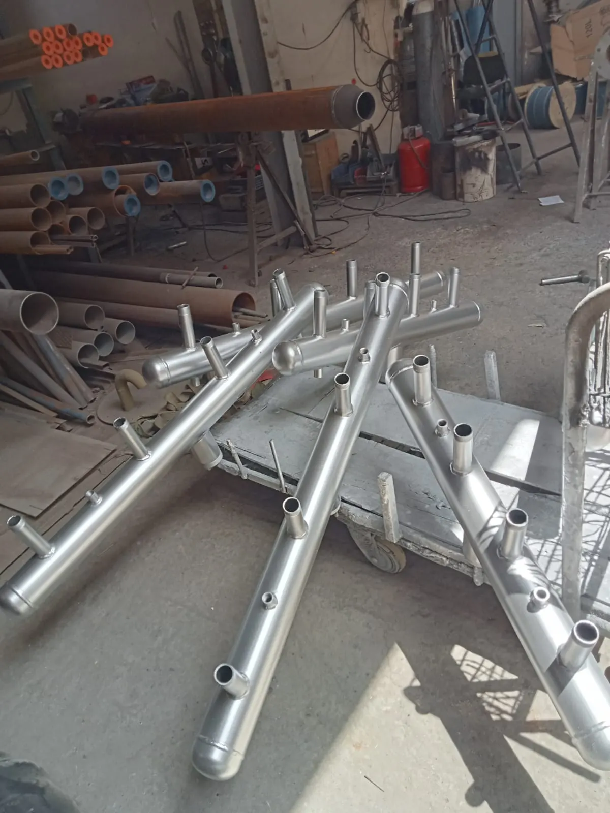 Fabrication sur mesure de collecteurs métalliques en atelier